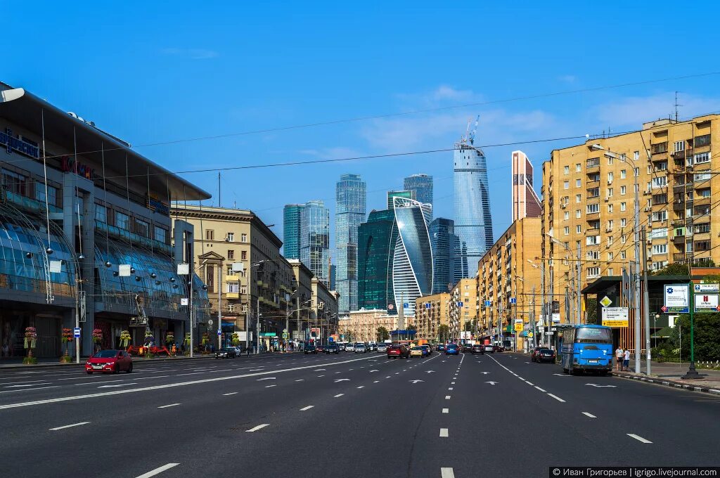 Дорогомиловская улица Москва. Москва Сити с Дорогомиловской. Вид на Москва-Сити с большой Дорогомиловской улицы. Улица большая Дорогомиловская Москва.