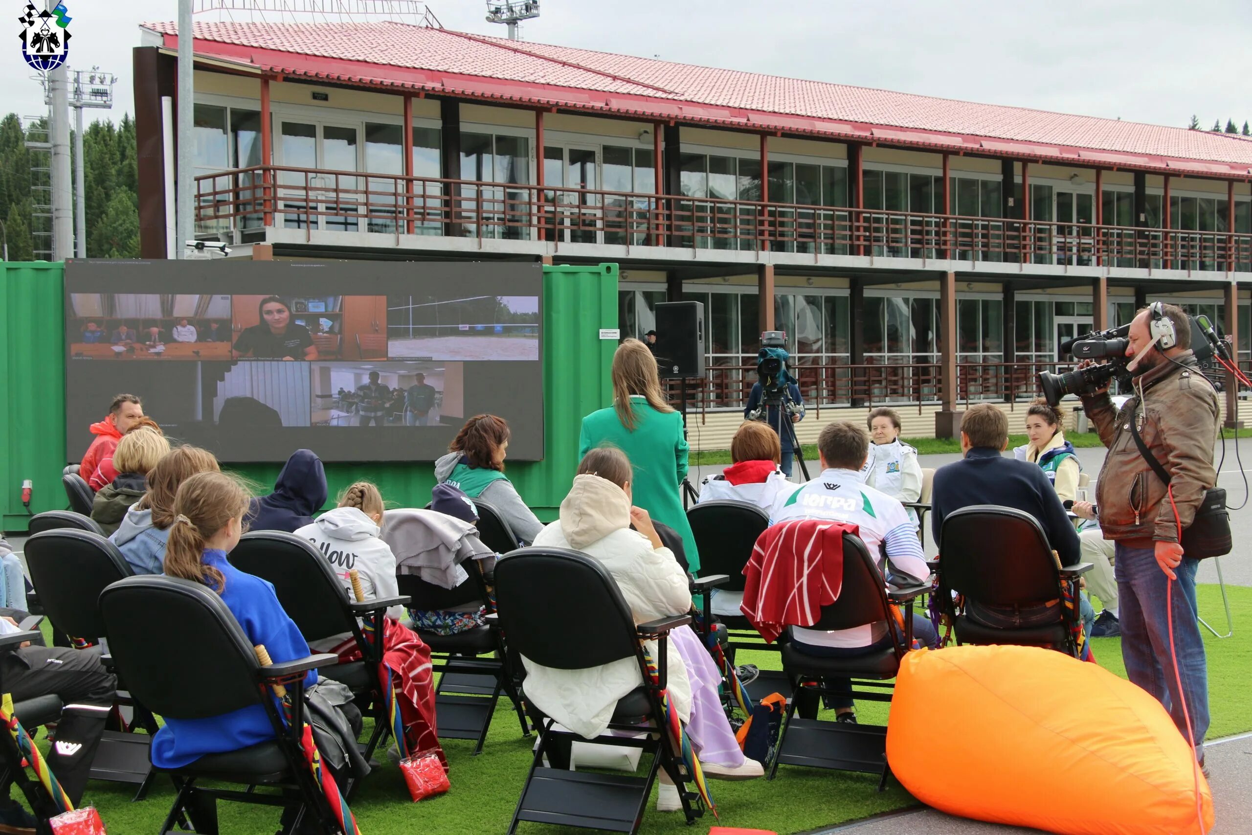 Благотворительный бой сургут 18 июня. Стадион в школе. Стадион купол в ижевске мероприятия. Прямая линия с губернатором. Реабилитационный центр становление омск.