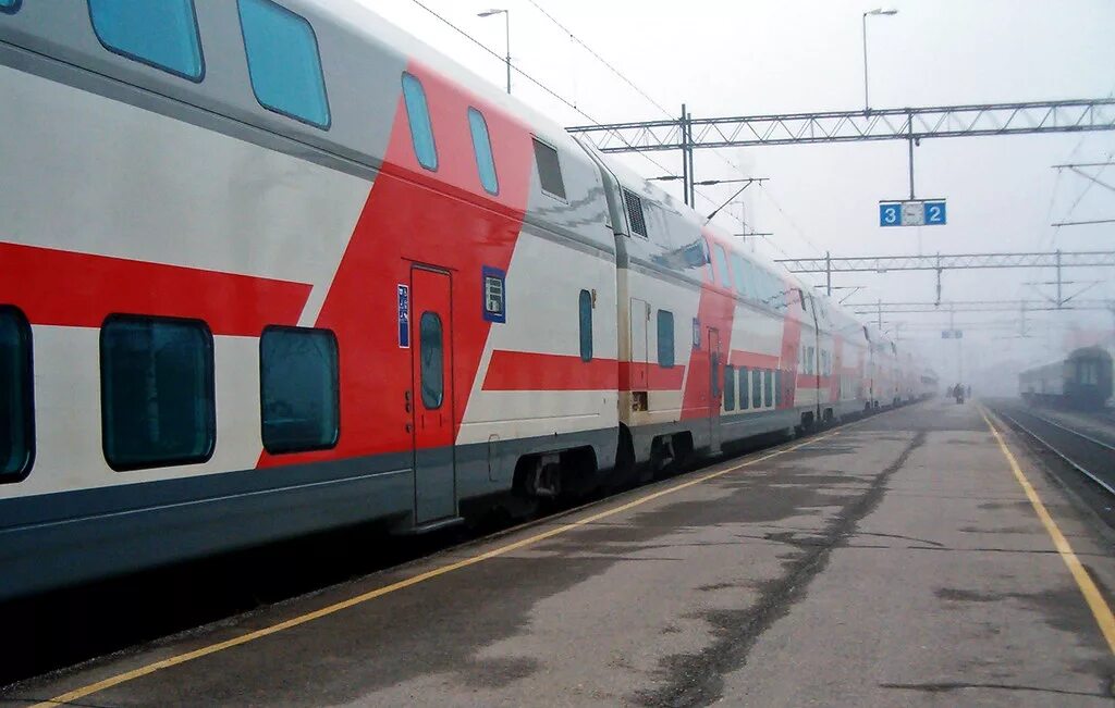 Поезд 104 сочи. 104в Адлер Москва двухэтажный. Поезд 104 Москва Адлер. Поезд 104 Москва Сочи. Поезд 104в двухэтажный.