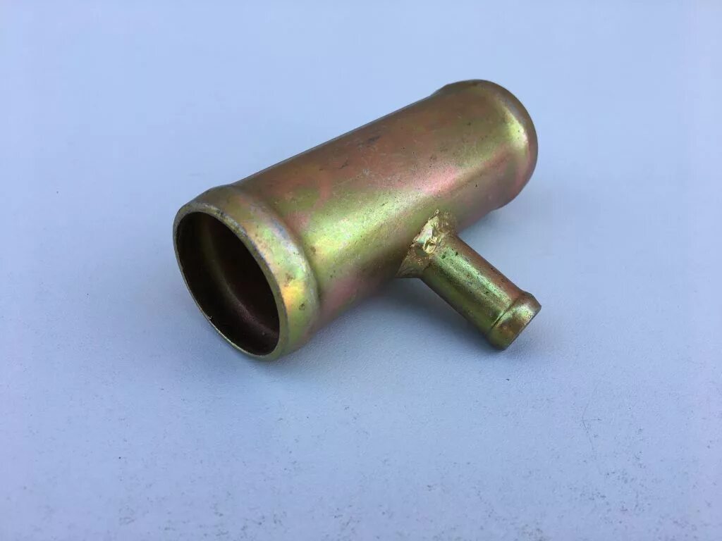 Тройник системы. Тройник радиатора газ 3302. Тройник системы охлаждения газель 18мм. Тройник системы. Тройник 32х32х32 металл 45 градусов.