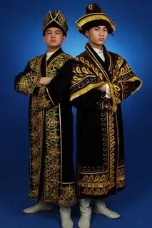 Ол оның трусигіне қолын қойды