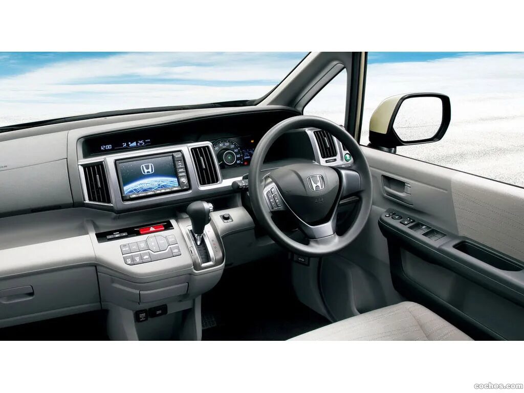 Хонда степвагон ошибка. Honda stepwgn 2009. honda stepwgn 2007 салон. honda stepwgn 2009 салон. хонда степ 2009.