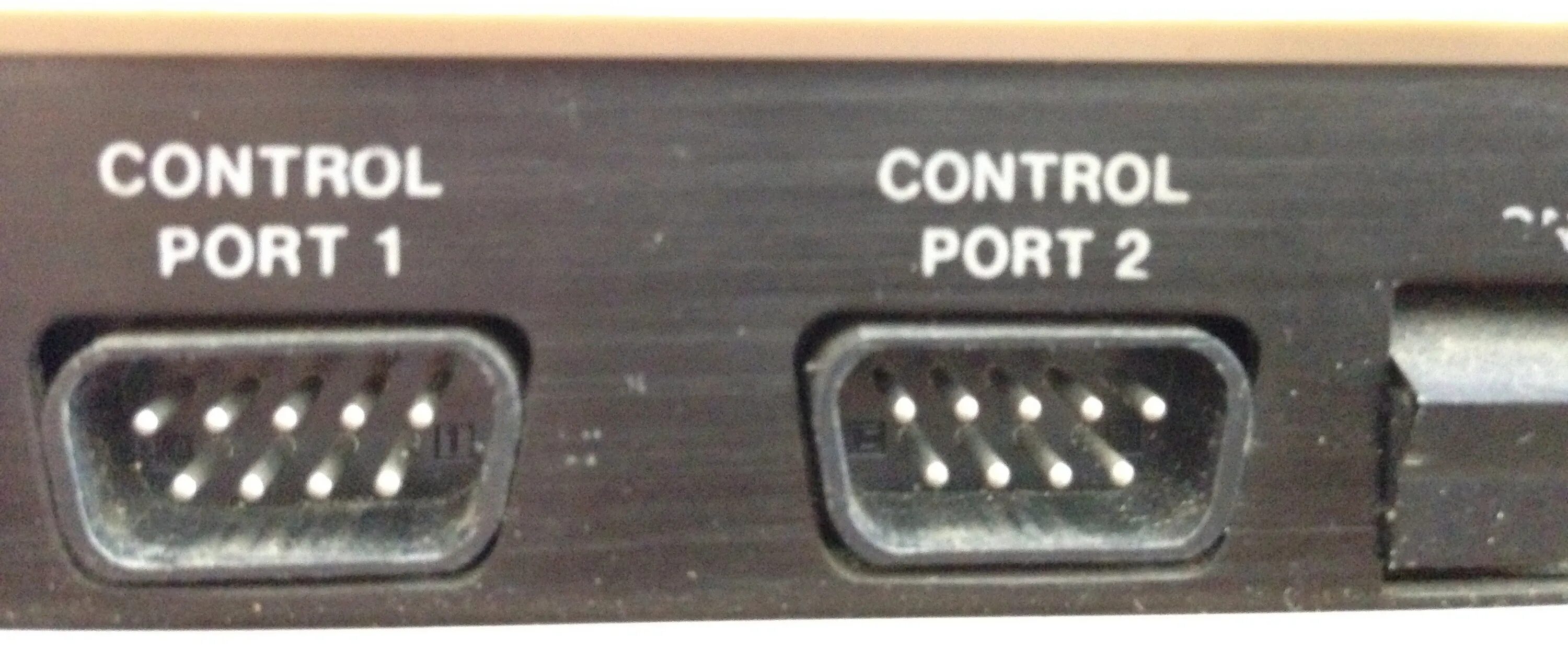 Commodore 64 джойстик. Разъемы комадор 128. Commodore 1350 Mouse.