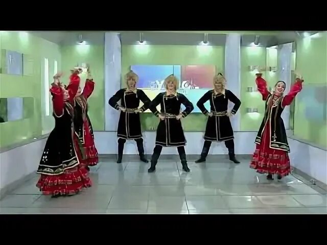 Башкирский танец семь красавиц. Башкирский танец салават. башкирский национальный танцевальный ансамбль им гаскарова. башкирский танец коралай. башкирский танец для детей.