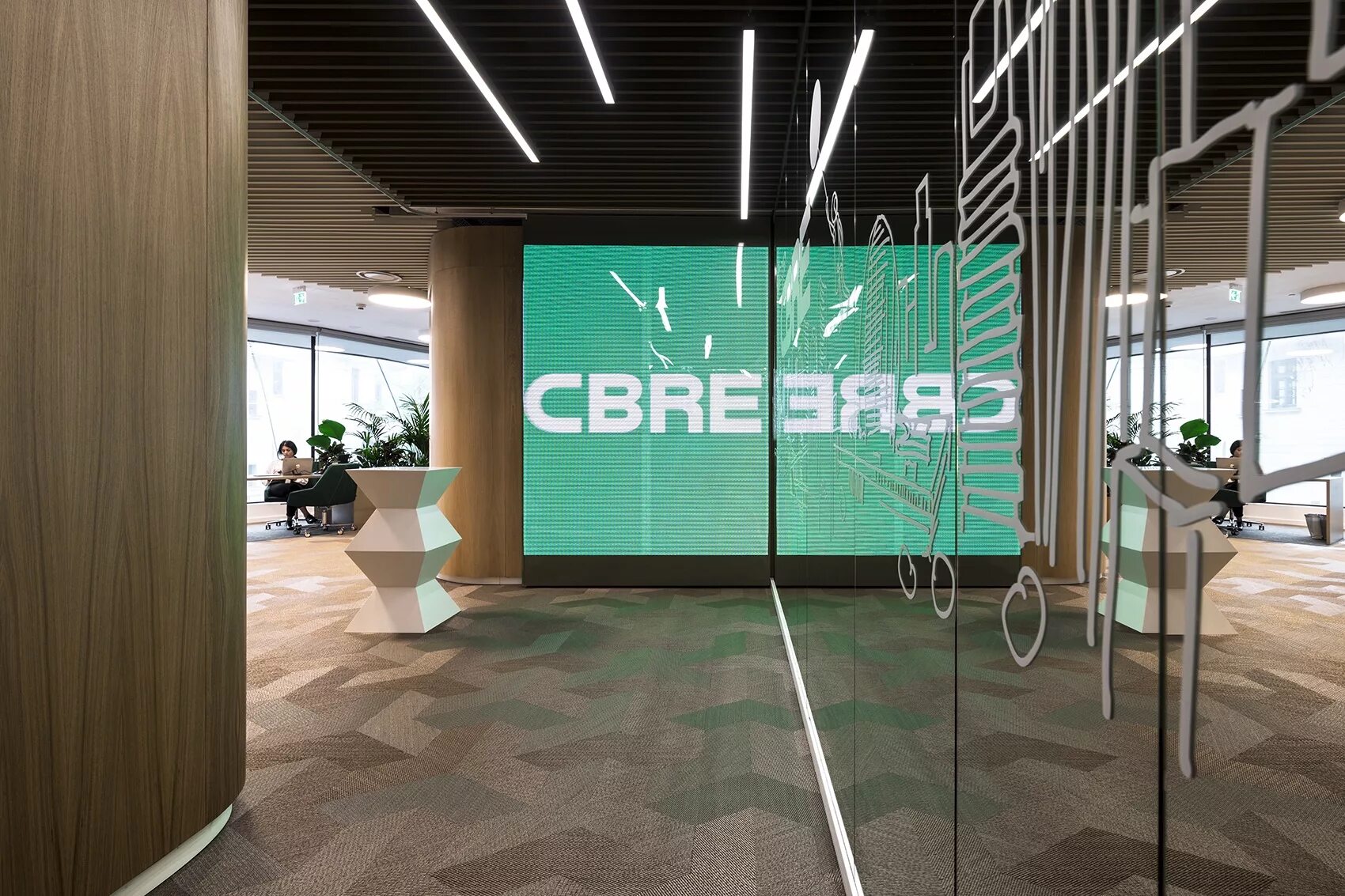 CBRE офис. Офис компании CBRE Москва. CBRE логотип. Офис компании CBRE Лесная Москва.