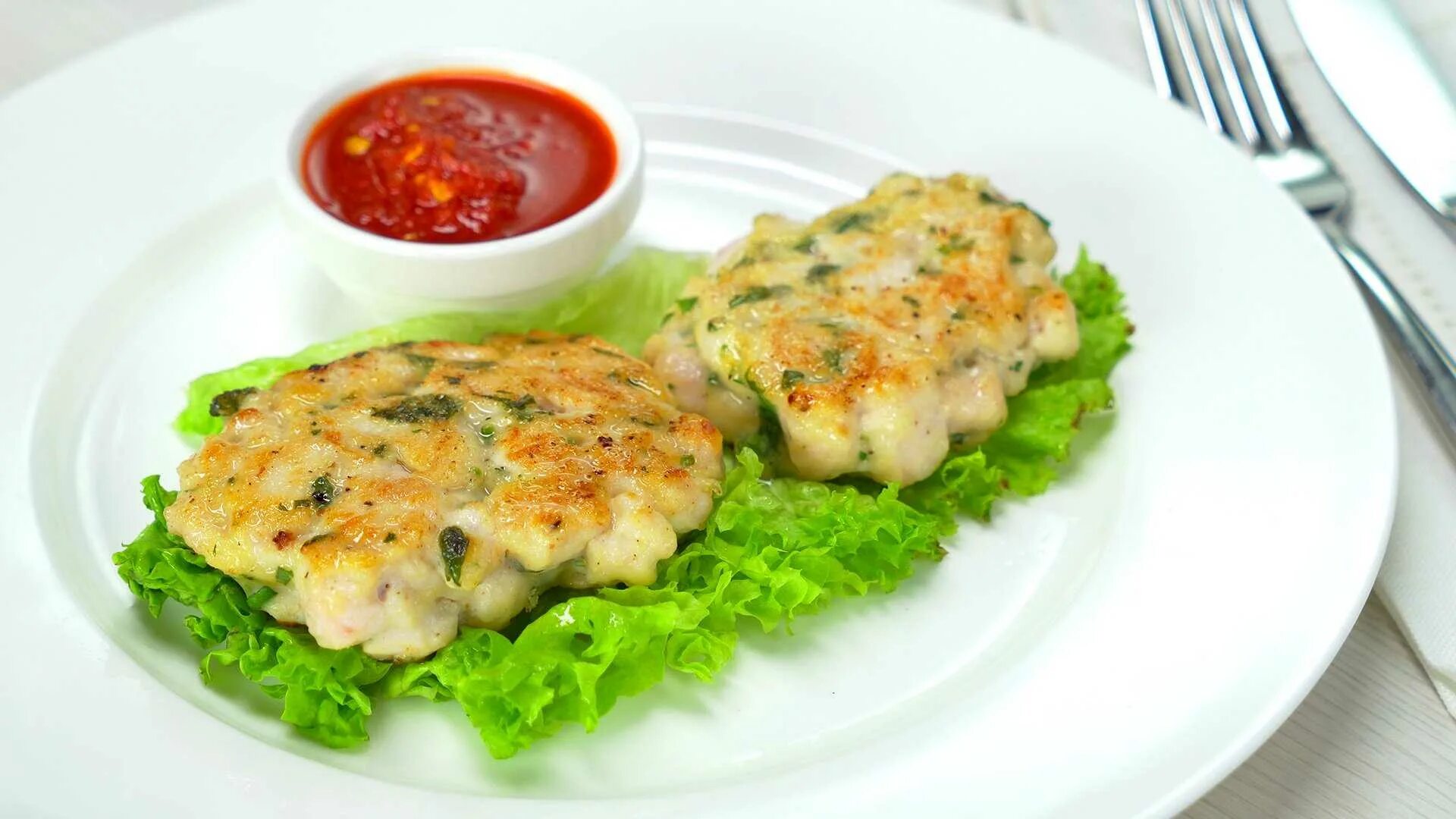Рецепт рубленных котлет из филе курицы. Рубленые куриные котлетки из филе. котлета куриная рубленая. рубленные куриные котлеты из филе грудки. рубленые куриные котлетки из филе грудки.