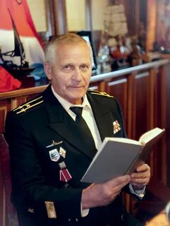 Абрамов старше