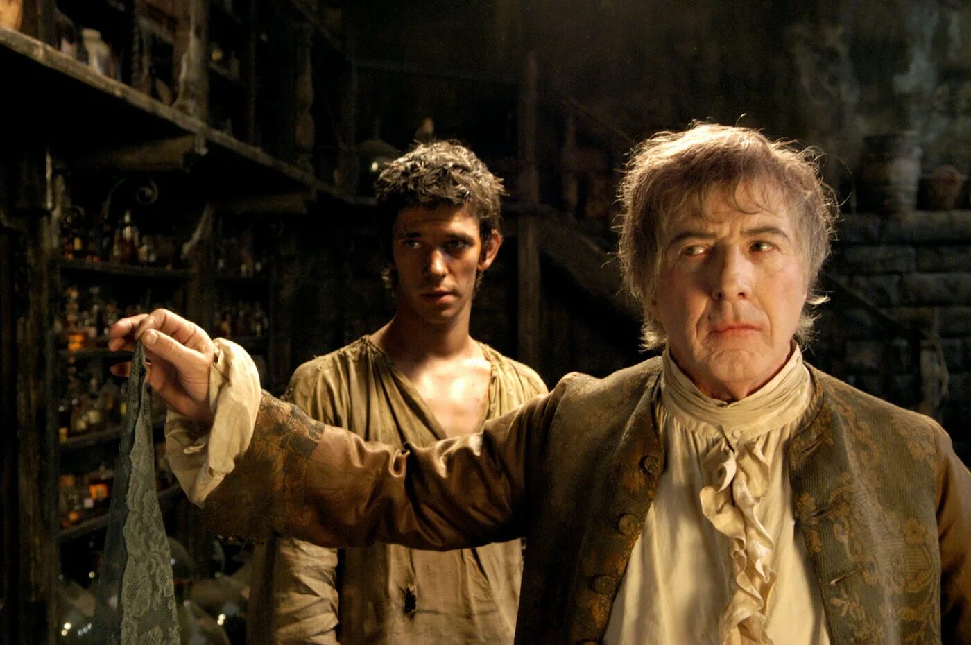 парфюмер история одного убийцы фильм 2006. киллер фильм 2006. жан батист гренуй. парфюмер фильм последняя сцена. парфюмер история одного убийцы фильм 2006.