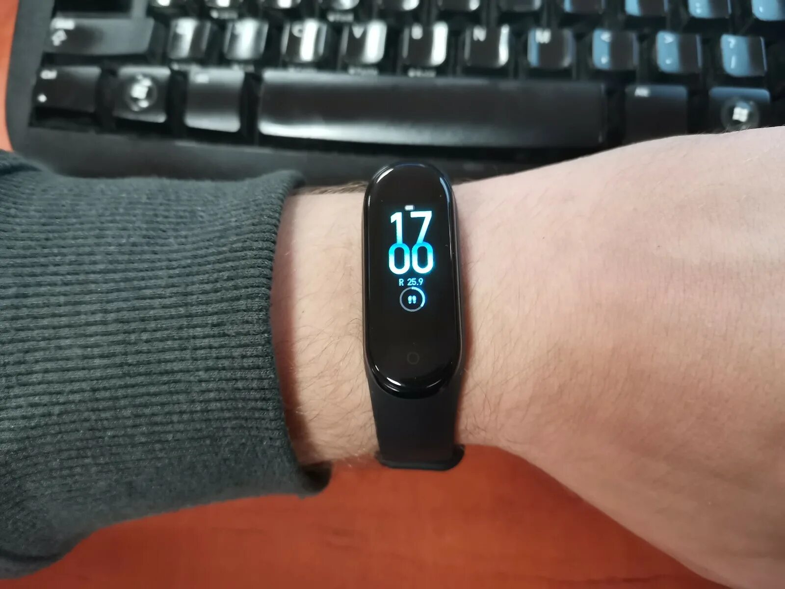 Mi smart band пример графика сна. Смарт-браслет xiaomi mi band 4. Xiaomi band 10. Xiaomi band 10. Xiaomi band 10.