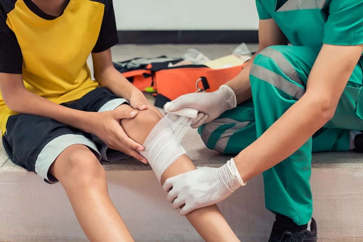 Stop the wound. Stop the wound. Детский палец. Наружное кровотечение фото. Наружное артериальное кровотечение.