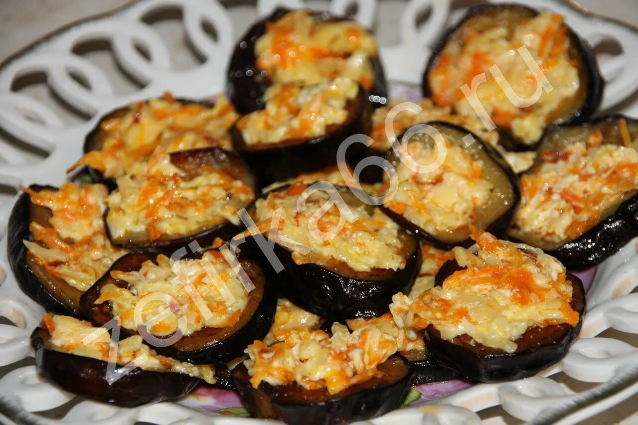 Сделать баклажаны быстро и вкусно на сковороде. Закуска из баклажанов на сковороде. простые закуски на праздничный стол из баклажан. блюда из баклажан рецепты быстро пошагово. что можно приготовить из баклажанов быстро и вкусно на сковороде.