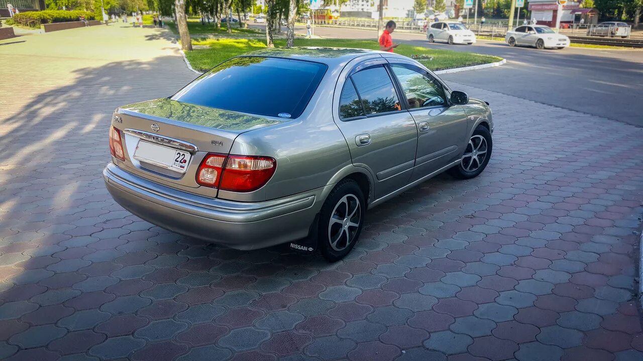 Размер ниссан блюберд силфи. Ниссан Блюберд Силфи 2000. Nissan Bluebird Sylphy, 2000 диски. Nissan Bluebird 1.8 at, 2000. Спойлер Ниссан Блюберд Силфи 2002.