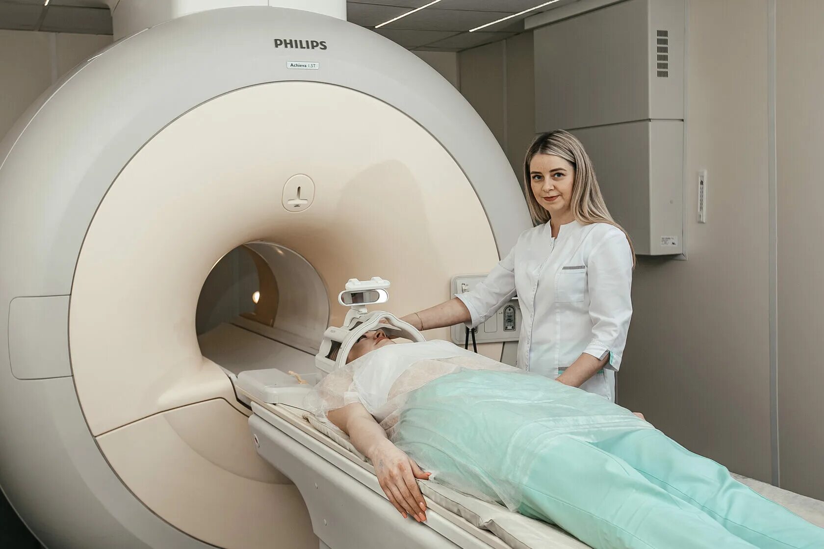 Магнитно-резонансная томография головного мозга. Просвет мрт. Как делают мрт. Мрт-4. Можно ли делать мрт с пластинами