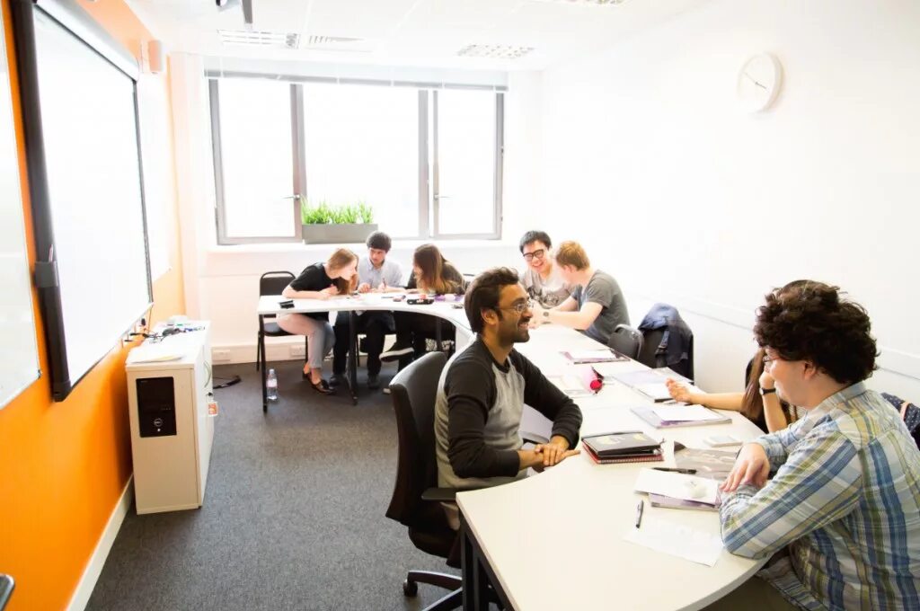 Языковой учебный центр для сайт. Размещение курсов. Платформа для создания курсов. Размещение курсов. Бристоль обучение.