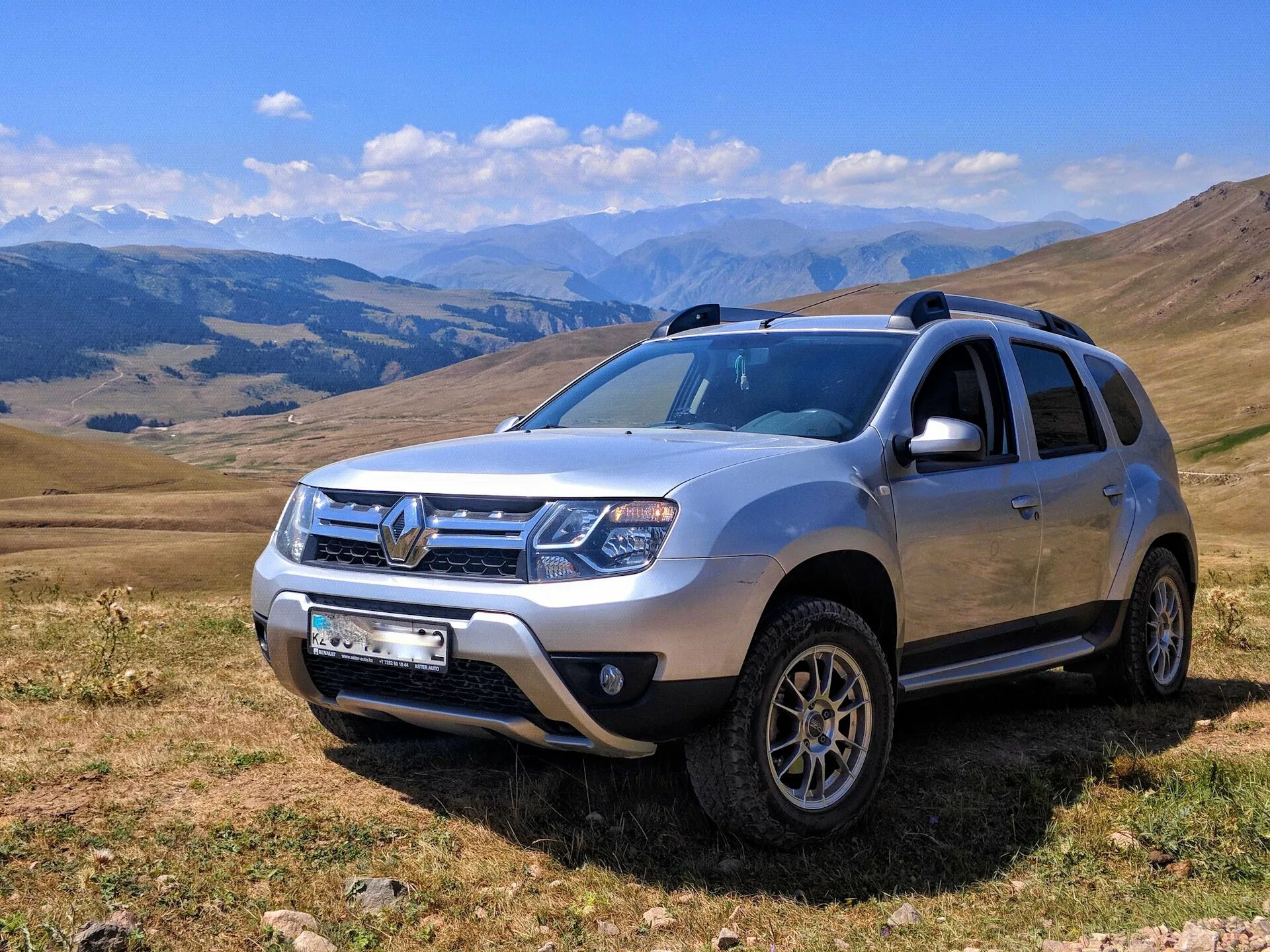 Дастер купить в красноярске. Renault Duster 2. Renault Duster 1. Renault Duster 2016. Renault Duster 4.