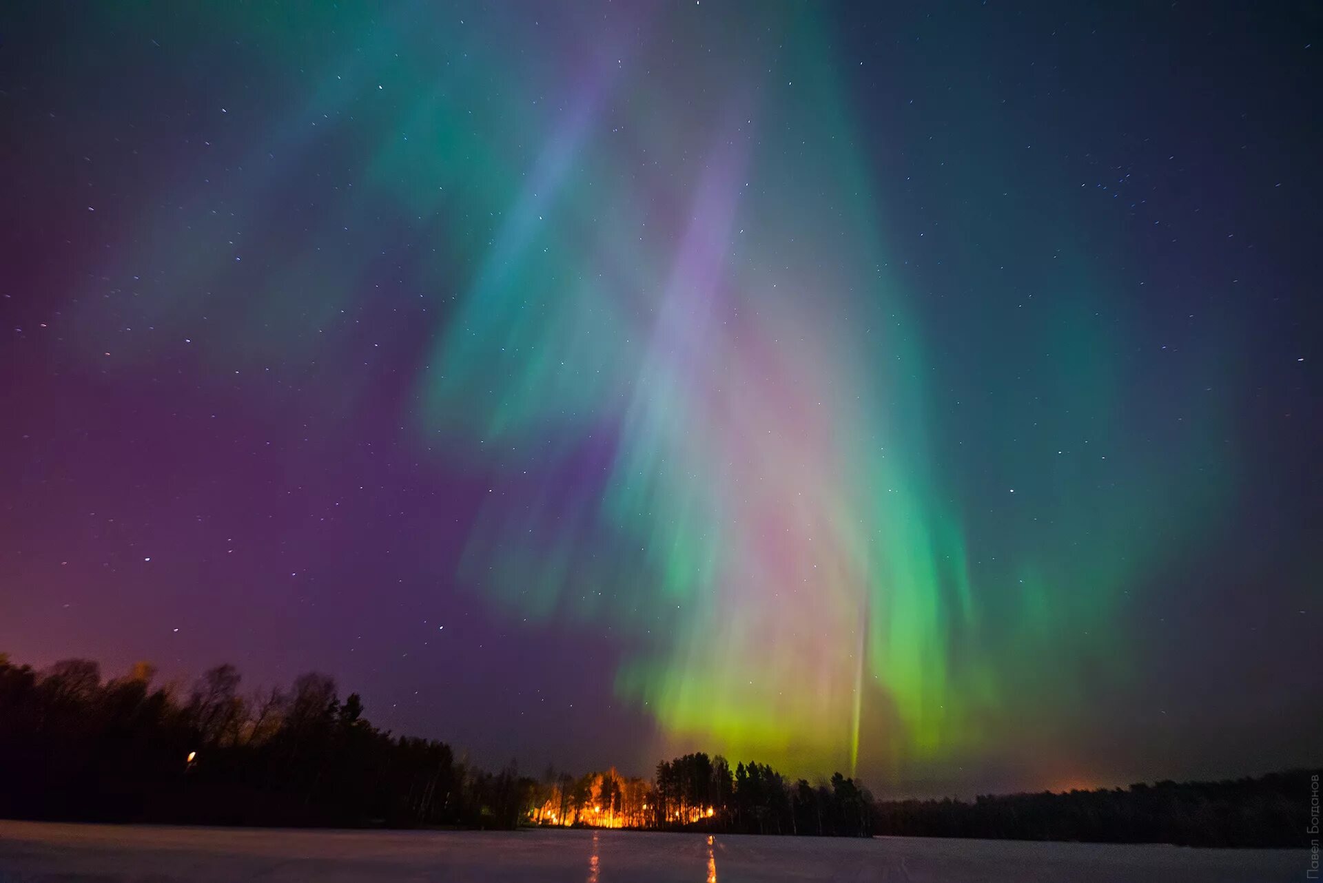 световые столбы в спб природное явление. суперячейка с торнадо. световые столбы в спб 2021. двойная радуга братеево. санкт петербург природные явления.