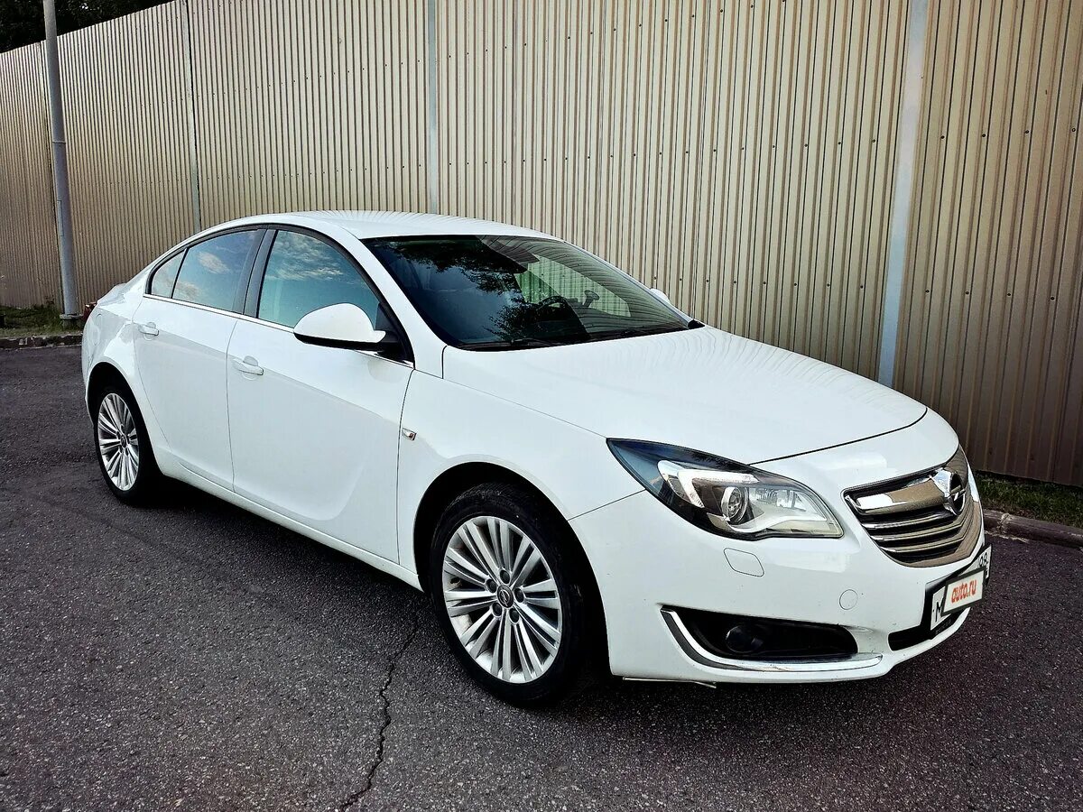 Опель 2015 купить. Opel Insignia 2015. Опель Инсигния 2015. Опель Инсигния седан 2015. Opel Insignia белая.