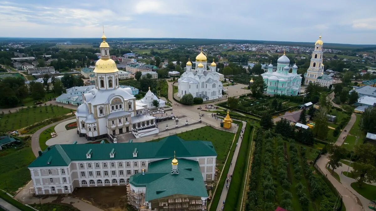 Дивеево сколько от нижнего. Свято Троицкий Дивеевский монастырь. Троицкий монастырь Дивеево. Нижний Новгород Серафимо-Дивеевский монастырь.