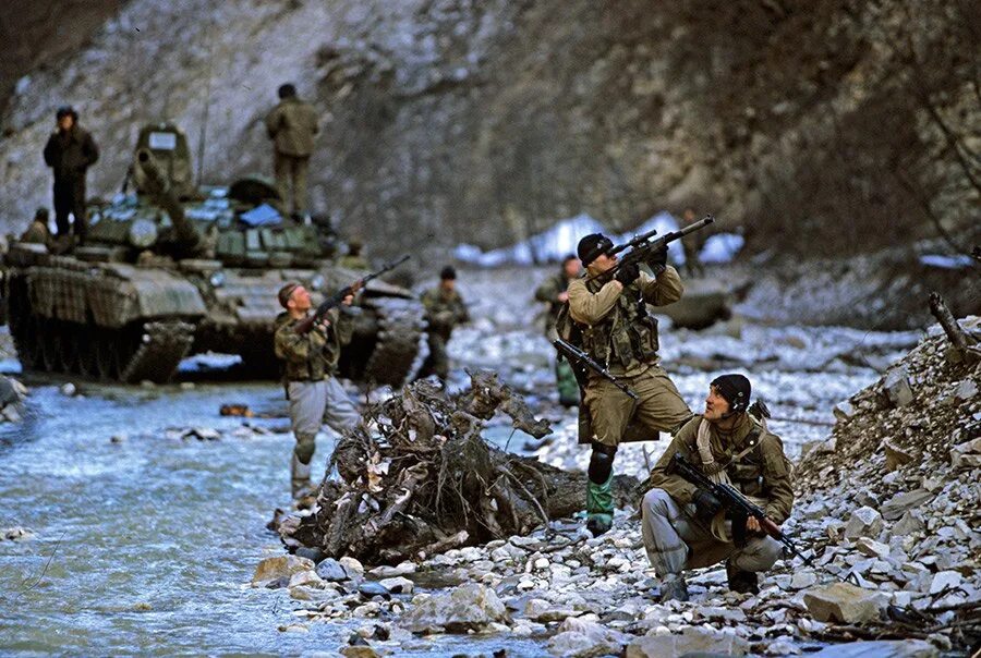 Русские в чечне. Чечня 1995 десантники. Чеченская война Аргунское ущелье.