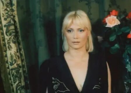 Қыздар үйде жалғыз қалғанда жасырын камера