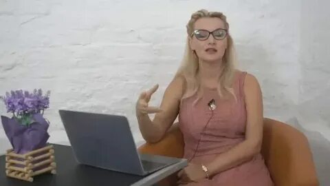 Видео женщины своими
