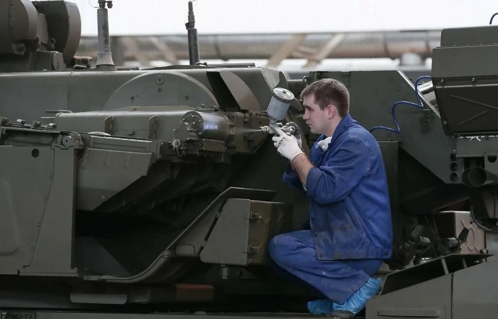 Военный завод. Оборонно-промышленный комплекс. Оборонное предприятие. Военная промышленность. Организации военно промышленной