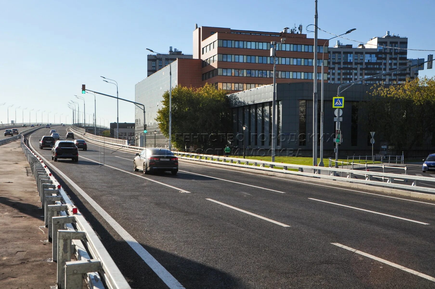 Фривей дорога. Трасса ночью. Автобаны австралии. Движение по шоссе. Движение по шоссе.