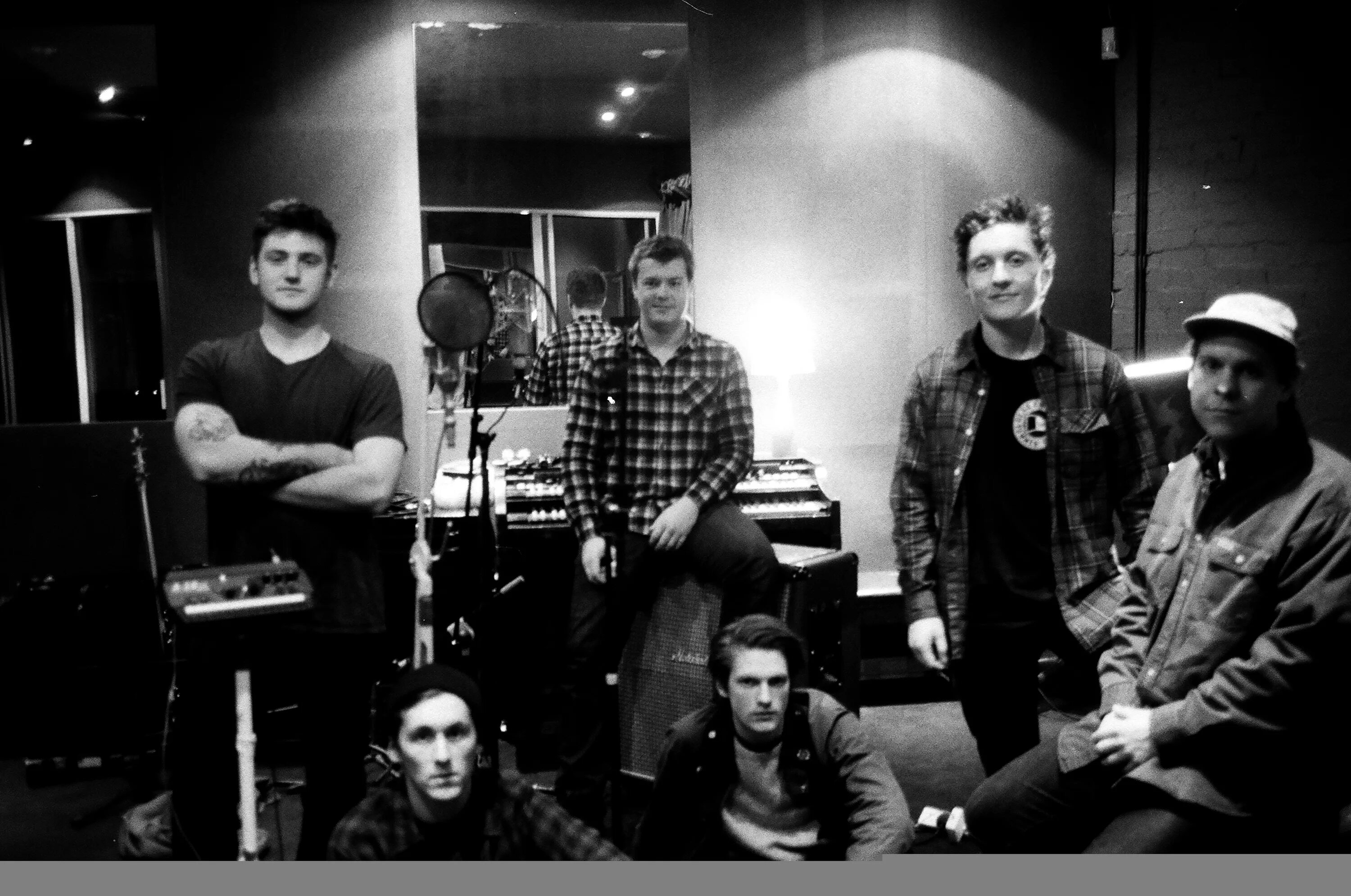 Джеймс фишер basement. Basement band. Basement группа участники. Basement британский музыкальный коллектив. Basement команда.