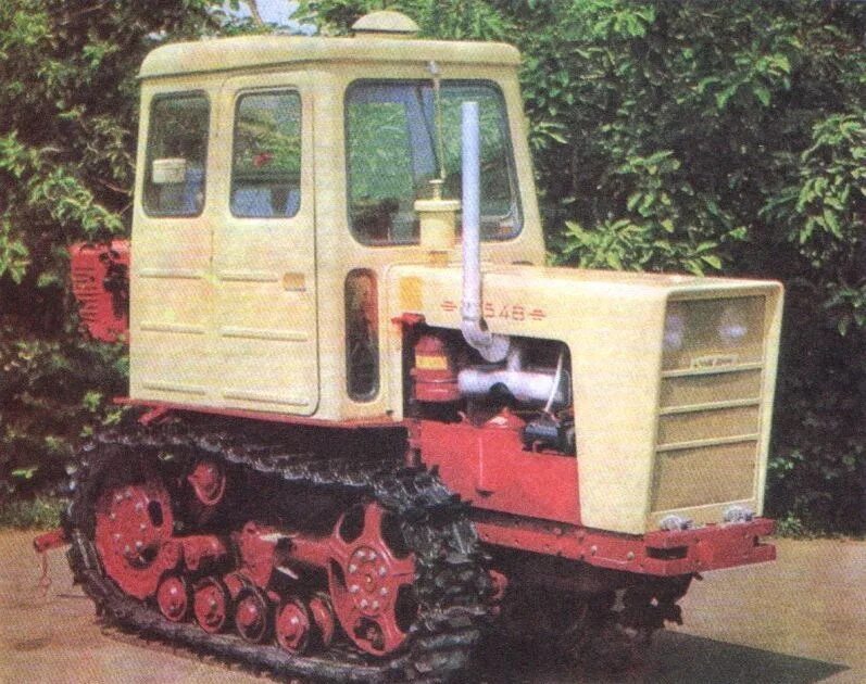 Трактор т 2 5. Гусеничный трактор т 70. трактор т-54 болгар. гусеничный трактор т 54. трактор ктз т-70 с.