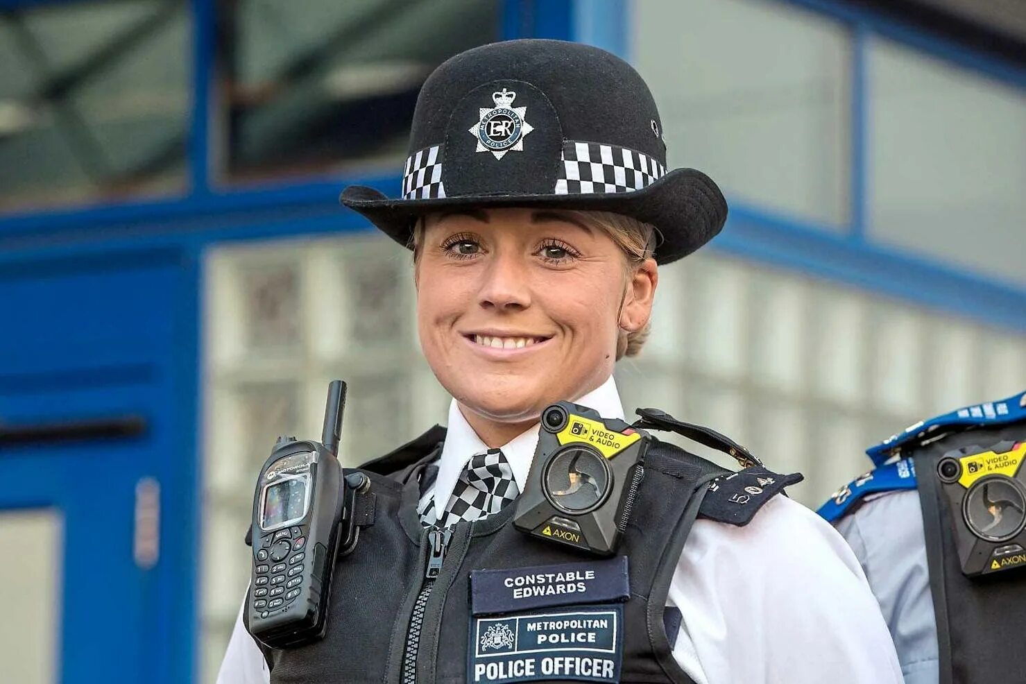 Metropolitan police service. Костюм стюардессы взрослый на утренник. Девушка продавец в зеленой форме. Master uniform. Uniform met.