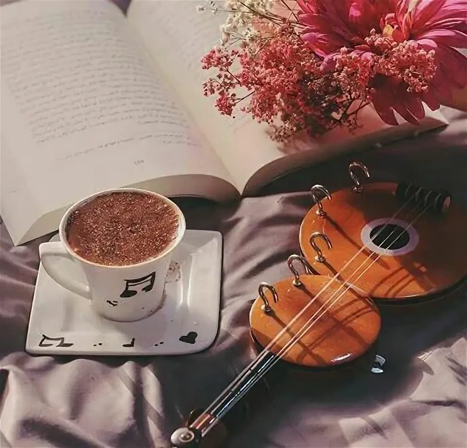 Музыка кофе фото Эстетика книги и кофе и наушники фото и картинки