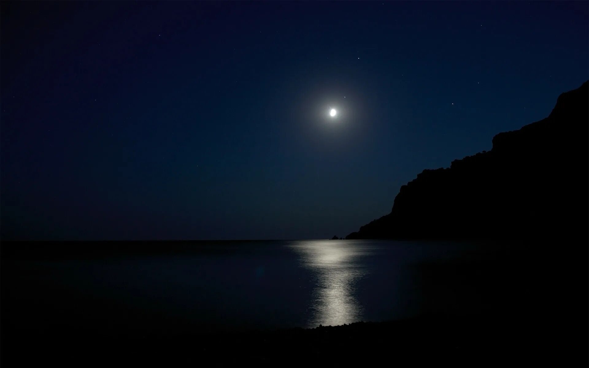 Какой лунной ночью. Лунный свет над Фирвальдштетским озером. Ночное море. Ночь в море. Лунная ночь.