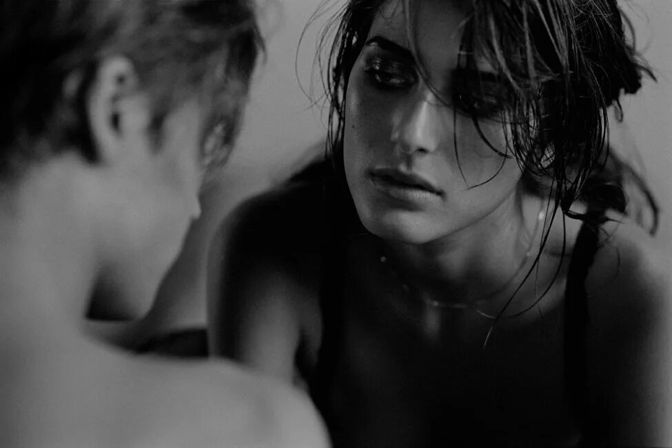 девочки обоих полов. половое влечение мужчин. девочки обоих полов. влечение к женщине. парень и девушка грустные.