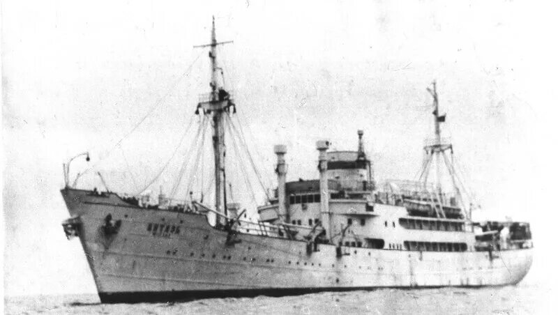Научно-исследовательское судно витязь открытия. Корабль витязь 1949. Научное судно витязь калининград. Судно витязь 1957 марианский желоб. Научно исследовательское судно витязь калининград.