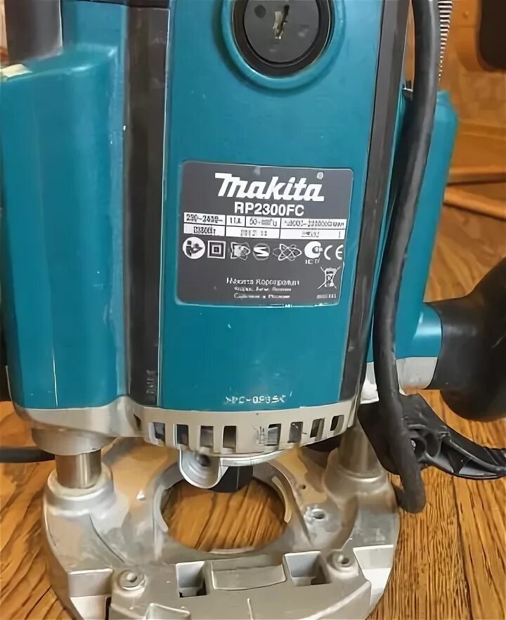 Фрезер Макита 2300 FC. Фрезер Makita 2300 комплектация. Макита rp2300fc пылеудаления. Макита фрезер 2300fc и столешница к Макита 2300. Макита 2300 купить