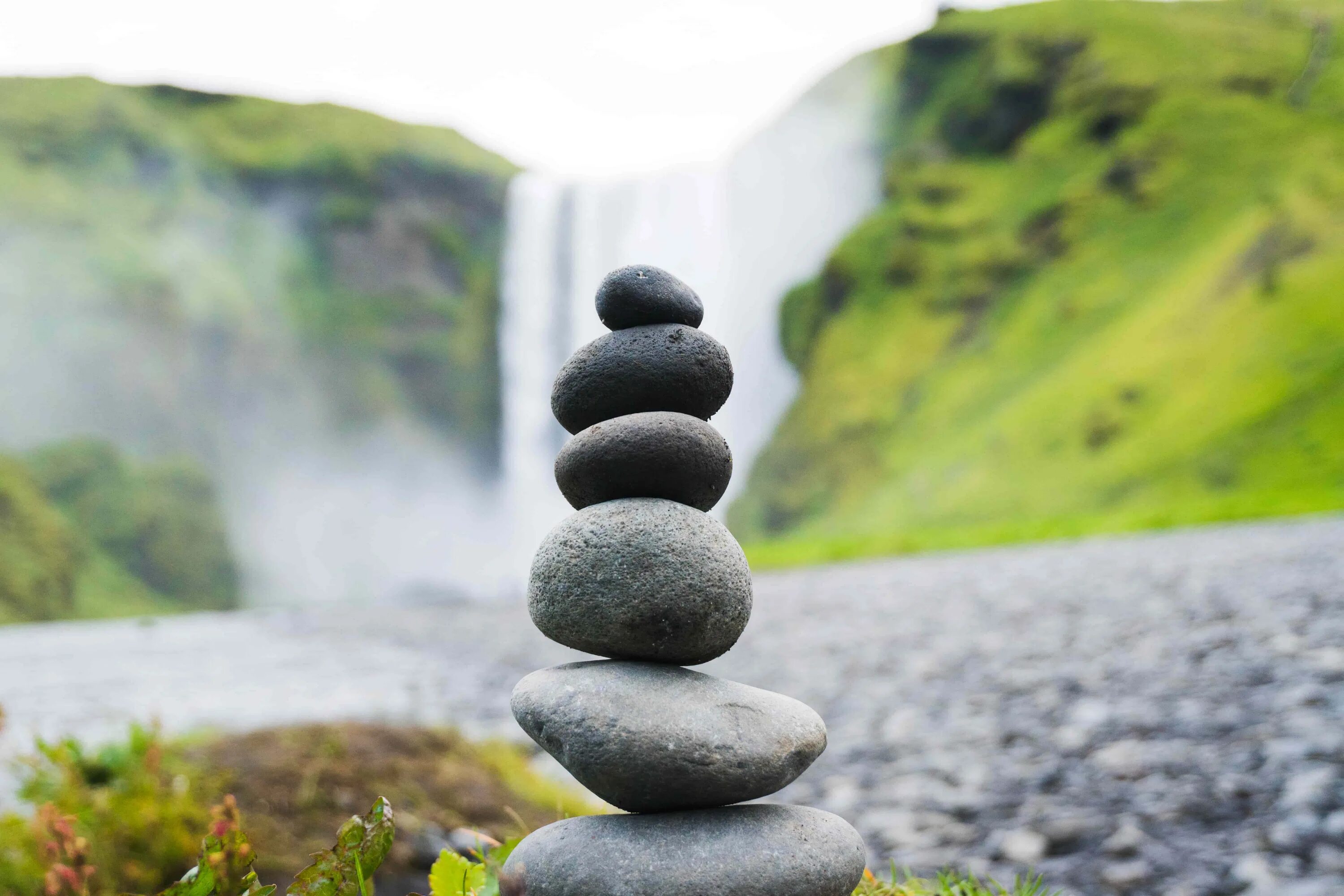 Спокойствие и равновесие. Равновесие в природе. Камни равновесие. Камни спокойствия.