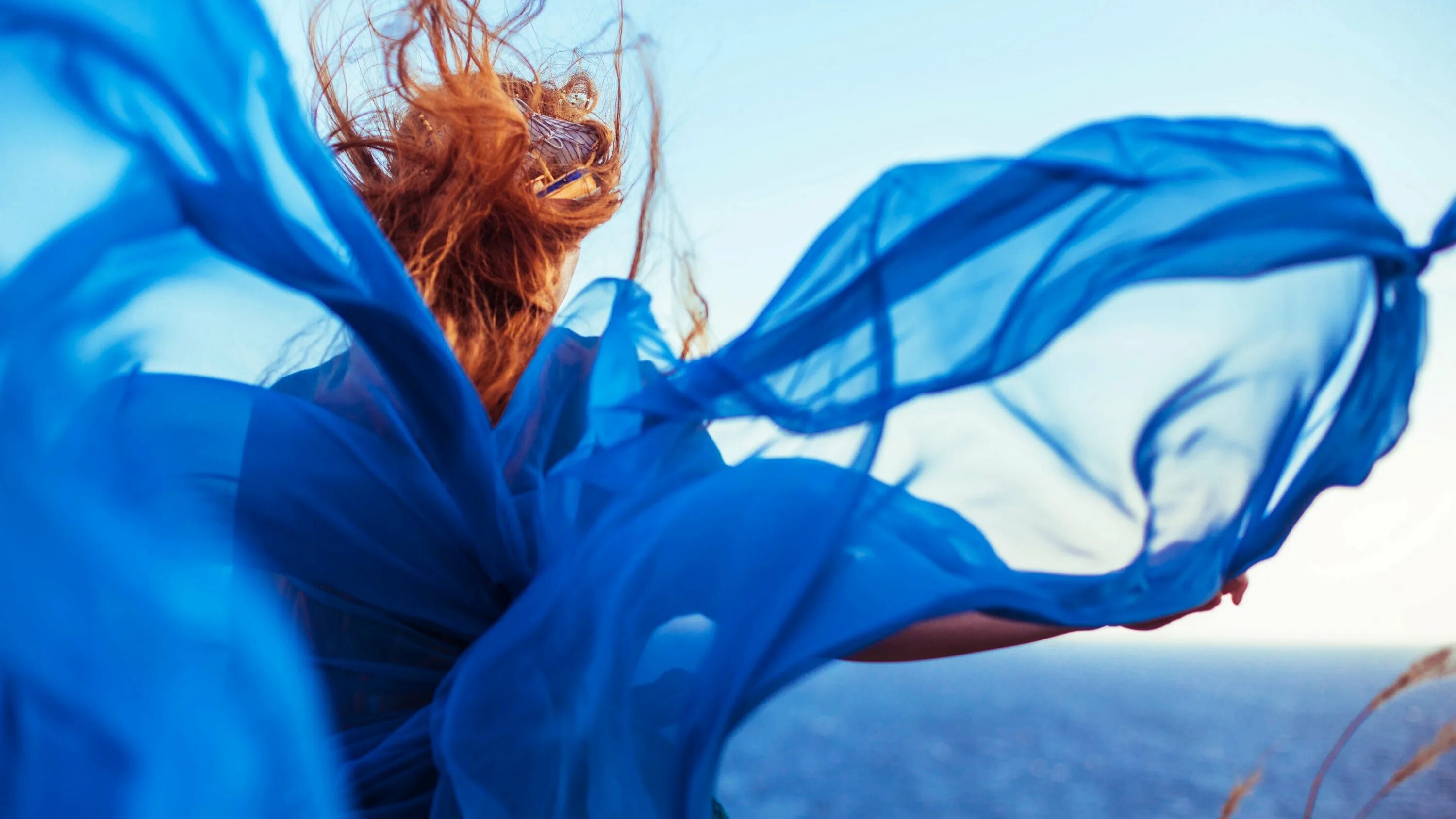 Синий ветерок. Голубой ветерок. Море фэнтези. Голубой ветерок. Синий ветер.