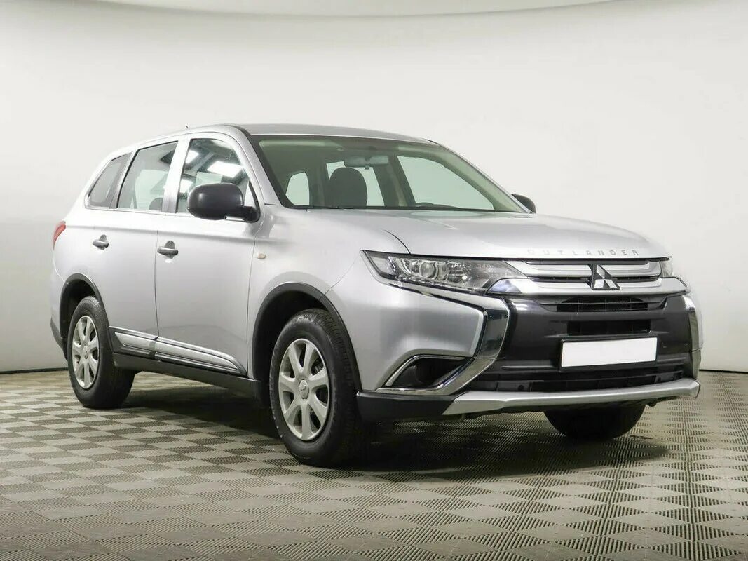 Mitsubishi Outlander 2015. Mitsubishi Outlander 2.0 CVT. Mitsubishi Outlander 3 Рестайлинг 2015. Митсубиши Аутлендер 2015. Mitsubishi outlander 2015 год