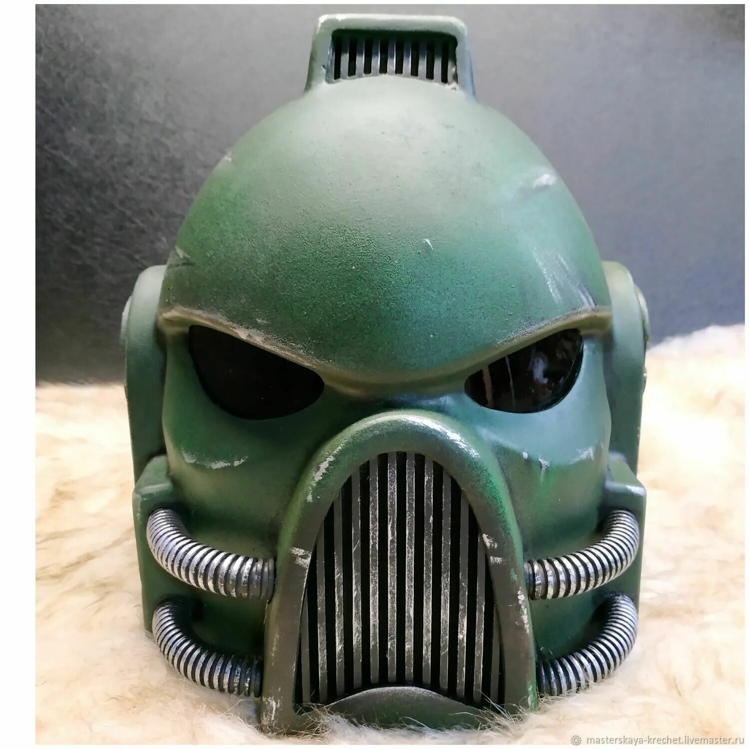 Группа в космических шлемах. Шлем космодесантника warhammer 40000. Warhammer 40000 шлем. Шлем space marine. Вархаммер 40000 багровые кулаки.
