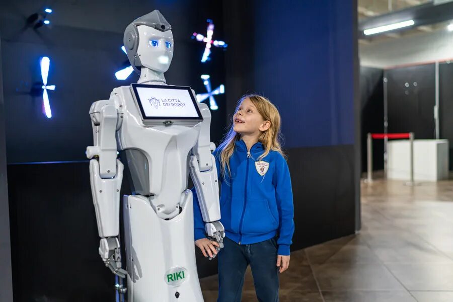 Интеллектуальные роботы. Болашақтың роботы. Робот с искусственным интеллектом. Робототехника. Болашақтың роботы.