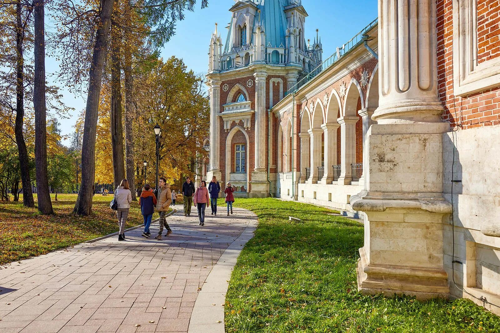 Коломенская царицыно. Парк Царицыно в Москве. Царицыно Коломенское. Парки Москвы для прогулок. Красивые парки Москвы для прогулок осенью.