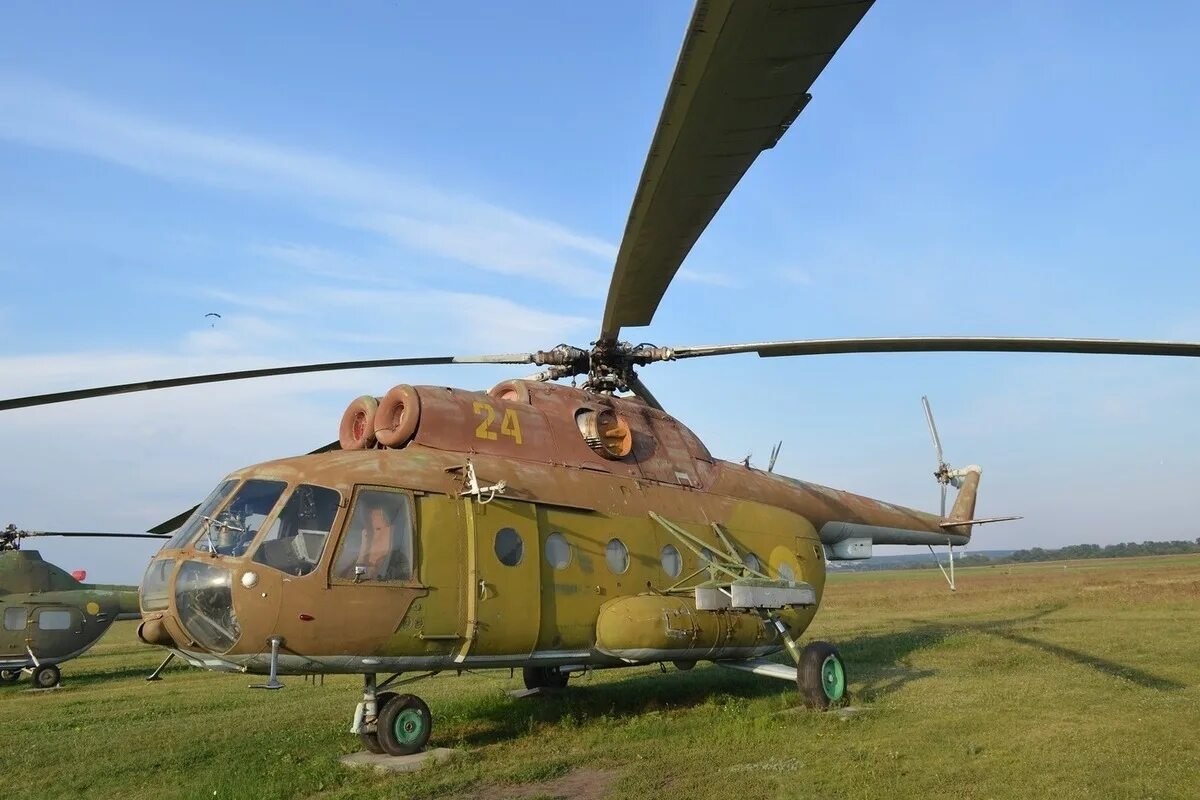 Ми 17 мт. Вертолёт ми-8 амтш. Ми-17 вертолет. Ми 8 б у. Ми-8 амт\ми-171.