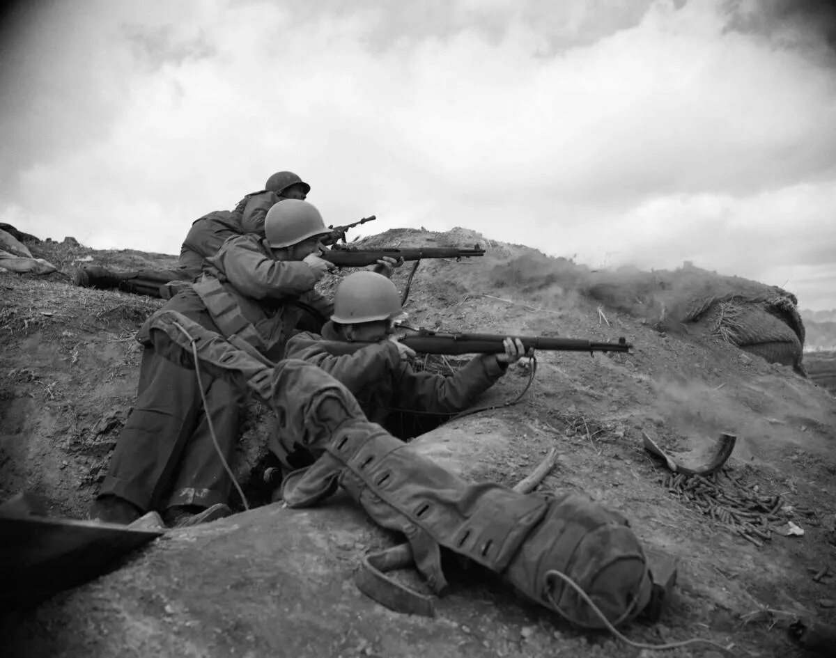Фотографии второй мировой войны. Американские солдаты с м1 Гаранд. Солдат с м1 Гаранд. 2 Мировая война. Солдаты США С карабинами Гаранд м1.