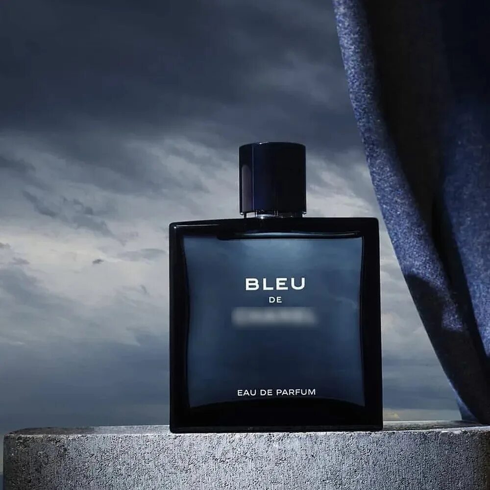 Духи bleu de chanel. Blue de chanel мужские 100 мл. Блю шанель мужские духи 150 мл. Туалетная вода chanel bleu. Парфюмерная шанель мужские.
