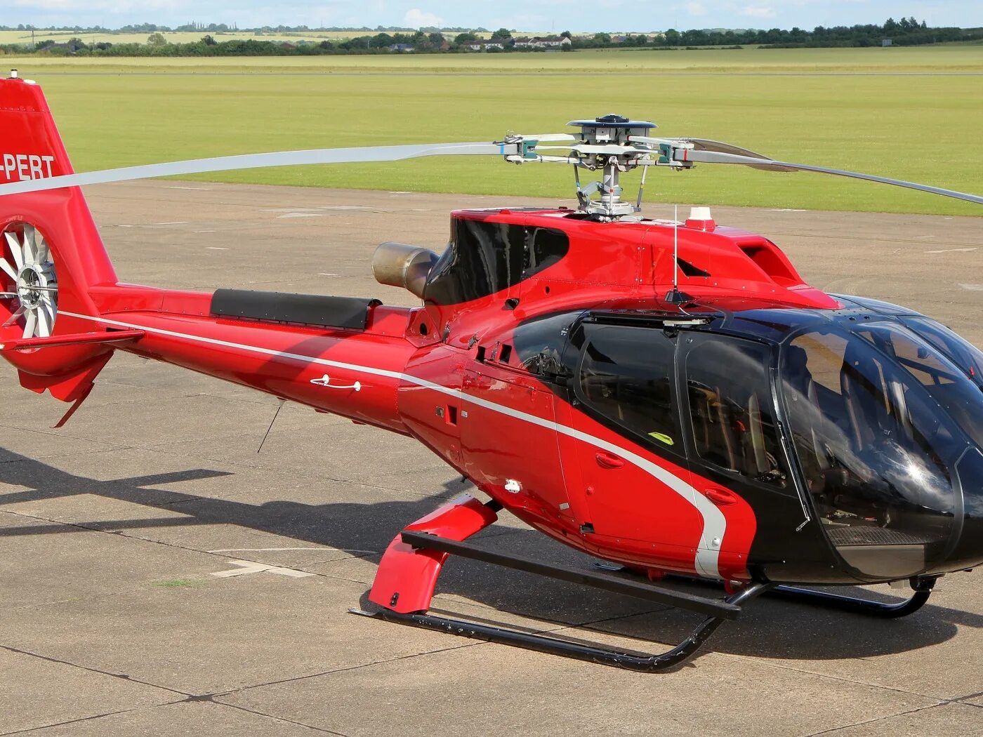 Джетор т2. Eurocopter ec130. Еврокоптер 130. EC 130 вертолет. Eurocopter ec130 т2.