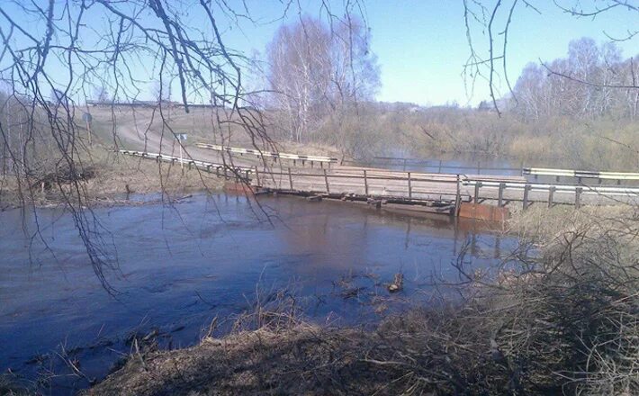 Уровень реки ик в октябрьском. Тумутук мост через ИК. Мост Новососедово. Мост Венгерово. Река ИК мост.