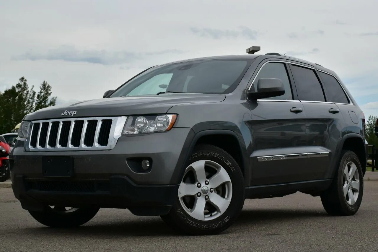 Гранд Чероки 2012. Джип Чероки 2012. Jeep Grand Cherokee 2012. Jeep Grand Cherokee Laredo. Купить чероки 2012