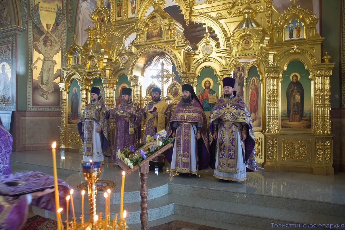 Храм алексия человека божия в красном селе. Храм всех святых в красном-на-волге фото. Расписание богослужений. Алексеевский ставропигиальный женский монастырь москва. Церковь красное село расписание.