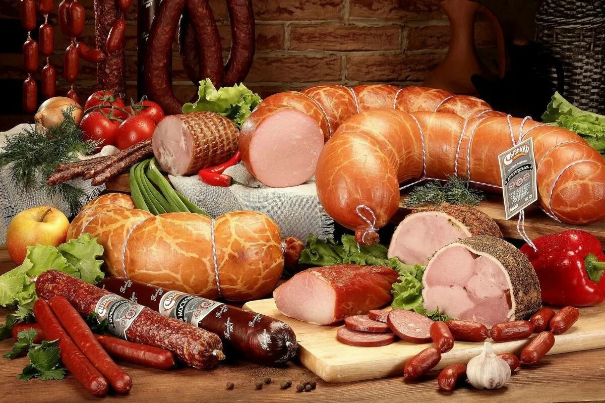 Мясные продукты. Колбаса. Мясные и колбасные изделия. Колбасы и деликатесы.