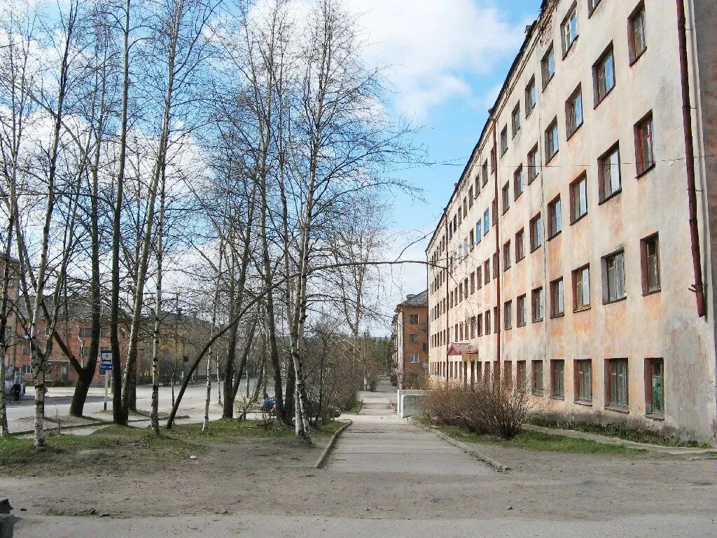 улицы города медвежьегорска. медвежьегорск карелия. медвежьегорск улица артемьева. улицы города медвежьегорска. типичный медвежьегорск.